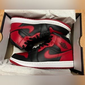 🔥Mens Nike Air Jordan 1 Mid size 8 Red/Black-Nice!!!! Clean!!!🔥